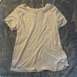Whit tee shirt